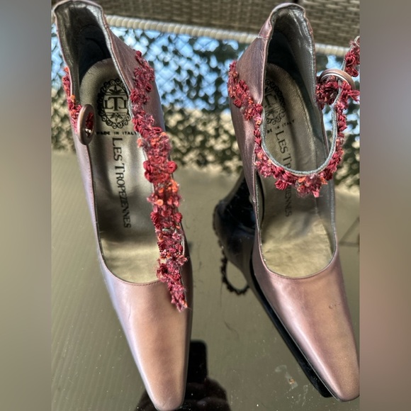 Elegant Red High Heels with Ankle Straps - Picture 5 of 5